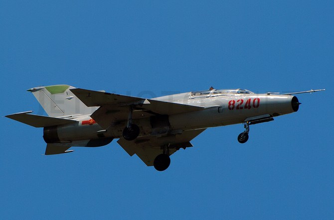 Đặc biệt, trong chiến dịch 12 ngày đêm Điện Biên Phủ trên không, MiG-21 càng đóng vai trò quan trọng hơn khi đã tham gia bay đêm và đối đầu với máy bay ném bom B-52 của Mỹ.