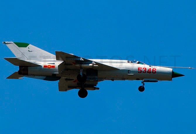 Chiếc B-52 thứ hai bị MiG 21 do phi công Vũ Xuân Thiều điều khiển bắn rơi vào đêm ngày hôm sau – 28/12/1972. Tuy nhiên, do bắn ở cự ly rất gần nên phi công Vũ Xuân Thiều đã anh dũng hi sinh.