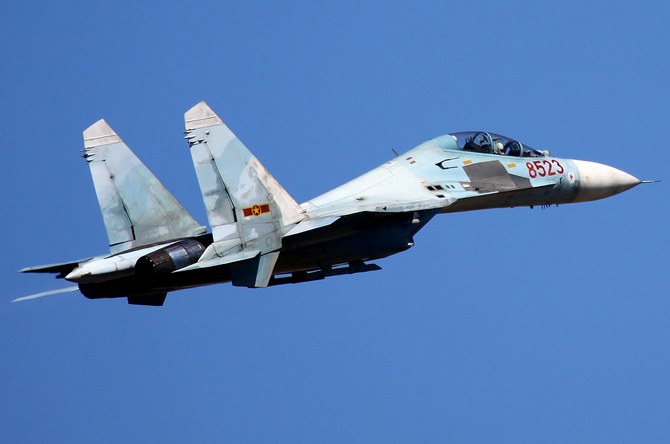 Trên Su-27SK có lắp các động cơ turbine phản lực AL-31F có lực đẩy ở chế độ tăng lực 12,5 tấn, cho phép đạt tốc độ đến 1.380 km/h ở độ cao mặt biển và tăng tốc đến 2500 km/h trong vòng 5 phút. Máy bay có thể bay với tốc độ 1.400 km/h trong thời gian không hạn chế ở độ cao từ 9 đến 18,5 km, tức là trần bay tối đa của máy bay.