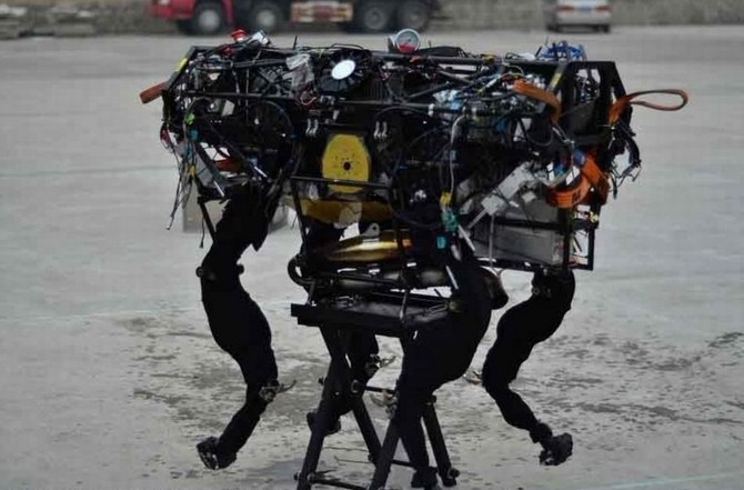 Theo quan sát, robot chó của Trung Quốc có thiết kế khá giống với loại AlphaDog LS3 của Quân đội Mỹ.