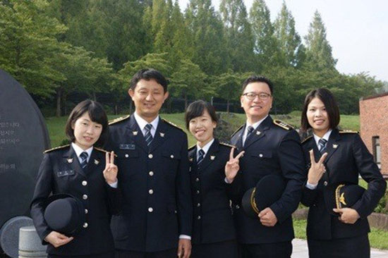 Để trở thành một nữ cảnh sát, chị phải trải qua gần 3 tháng thi tuyển và hơn 8 tháng tập huấn tại Trung tâm huấn luyện cảnh sát Trung ương
