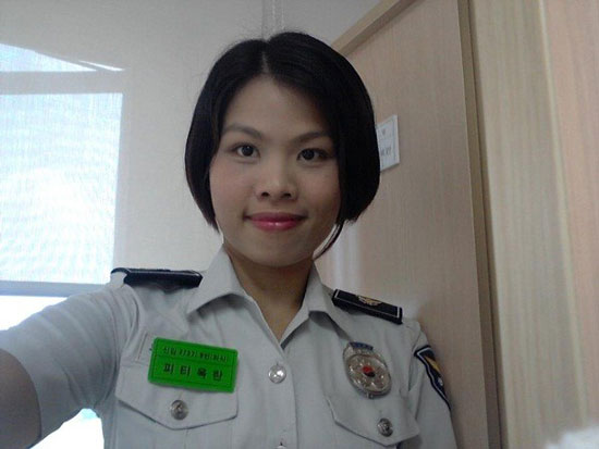Theo thông tin trên trang facebook cá nhân, quê gốc của chị Lan là ở Thái Bình. Chị cũng đã từng theo học tại Trường ĐHKHXH&NV, ĐH Quốc gia Hà Nội.