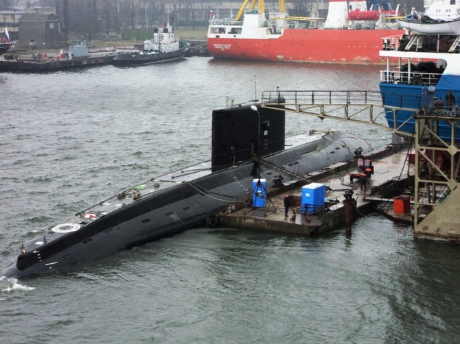 Tàu ngầm mang số hiệu 01339, thuộc dự án Kilo 636.1 Hà Nội sẽ tiếp tục ra biển thử nghiệm sau lần trở về cảng.