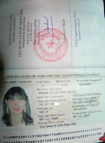 Hộ chiếu mới với tên Phạm Lê Quỳnh Trâm.