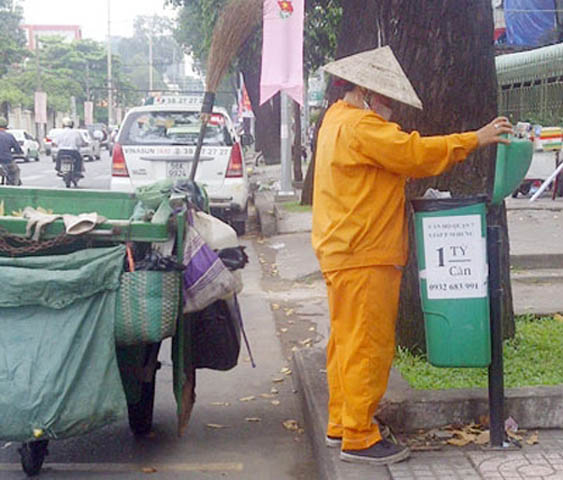 Bán nhà tiền tỷ trên thùng rác.