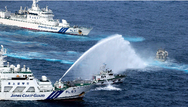 Lực lượng Cảnh sát biển Nhật Bản đã sớm biết kế hoạch xâm nhập, đổ bộ của nhóm tàu cá Đài Loan nên đã chủ động bày trận. 8 chiếc tàu Cảnh sát biển Nhật Bản đã được điều động bao vây, ngăn chặn nhóm tàu cá Đài Loan.