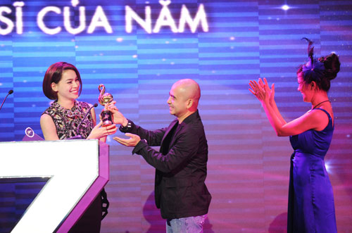 Trong năm 2012, Hà Hồ đạt được 5 giải thưởng.