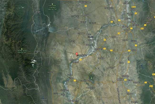 Điểm màu đỏ đánh dấu trong hình này là mỏ dầu khí Thargyitaung/Sabe được phát hiện vào năm 2001 và hiện vẫn đang được khai thác - Nguồn: MOGE/ Ảnh: Google Maps/MOGE. (Theo Vneconomy)