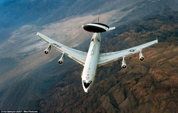 Một chiếc phi cơ của không quân Mỹ sau khi hoàn thành nhiệm vụ tiếp nhiên liệu cho các máy bay ở căn cứ không quân Nevada.