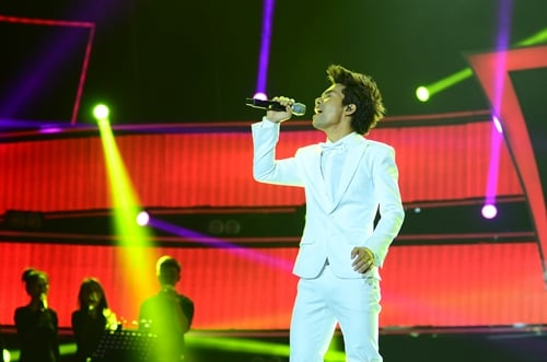  Ở bài thi đầu tiên ở đêm chung kết Vietnam Idol, Ya Suy chọn ca khúc 