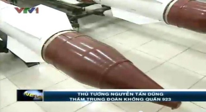 Cận cảnh đầu dò của một tên lửa đối không R-27.