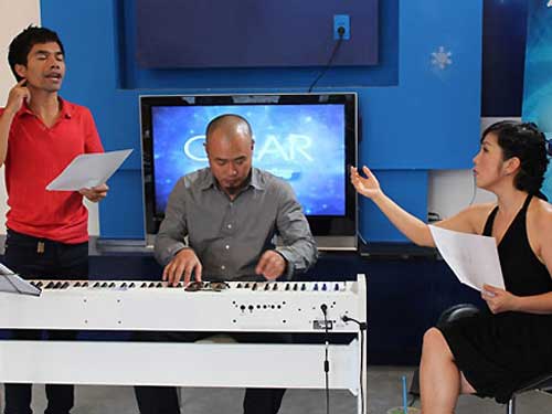 Mỹ Linh bị ném đá vì chê Idol quá thẳng thắn.
