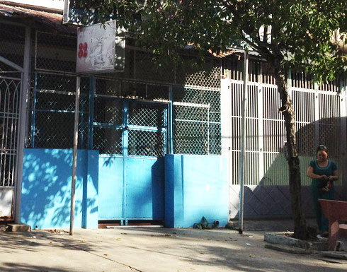 Căn nhà 32 Nguyễn Căn Cừ, phường 1, TP Sóc Trăng (cổng rào xanh) là địa chỉ thường trú của ông Khuân trước đây. Ảnh: Duy Khang