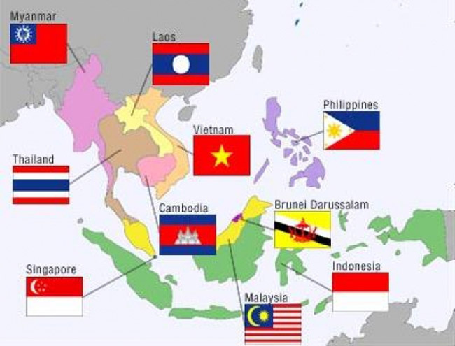 Tuy nhiên các quốc gia thành viên trong khối ASEAN có liên hệ với nhau, đó là lý do tại sao các nước ASEAN nhất trí thúc đẩy đàm phán và ký kết COC (với Trung Quốc - PV). Ngoại trưởng Singapore cho rằng COC nên áp dụng đối với tất cả các nước trong cách họ tương tác với nhau trong khu vực (Biển Đông, Đông Nam Á - PV).