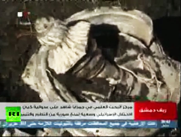 Theo truyền thông phương Tây, Không quân Israel đã đánh bom một cơ sở nghiên cứu của quân đội Syria gần Damascus và một đoàn xe chở vũ khí cho Hezbollah, gồm có tên lửa chống máy bay SA-17, ở gần biên giới Li-băng.