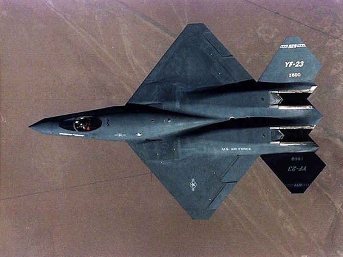 Máy bay này có sải cánh gần 13,4 m. Tương tự như F-22, cả hai loại máy bay này đều sử dụng 1 phi công.