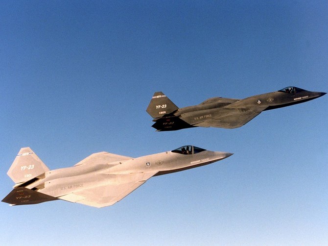 Cũng đã có một số nghiên cứu cho rằng, thiết kế cánh của YF-23 sẽ giúp nó tàng hình tốt hơn đối thủ F-22.