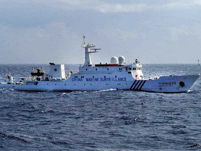 Chỉ hai ngày sau khi Lực lượng tuần duyên Nhật Bản (JCG) thông báo bắt giữ một tàu cá Trung Quốc, hai tàu hải giám Trung Quốc tiếp tục xuất hiện ở quần đảo Senkaku/Điếu Ngư.