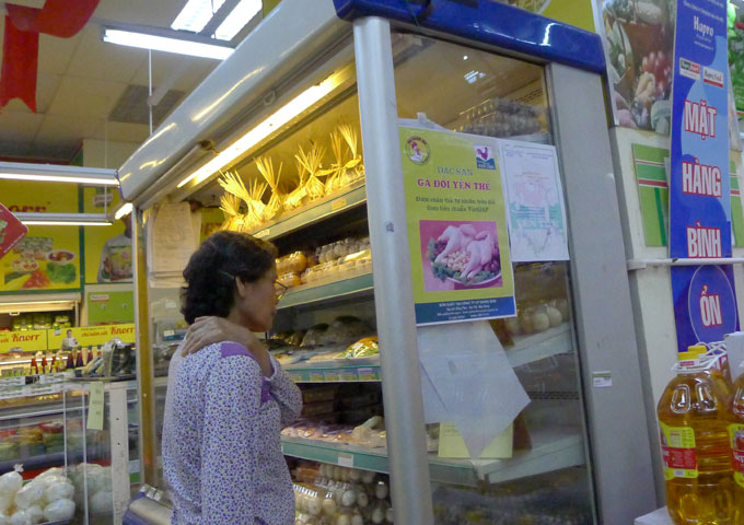 Khu vực bán gà Yên Thế tại siêu thị Hapro.