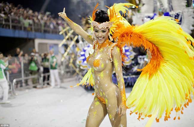 Cùng thời điểm Tết Nguyên đán ở các quốc gia châu Á trong đó có Việt Nam thì lễ hội lớn nhất thế giới Carnaval cũng bắt đầu diễn ra ở những thành phố đầu tiên ở Brazil.