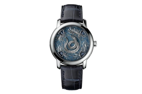 Đồng hồ rắn 135.000 USD mừng năm Quý Tỵ của hãng đồng hồ Vacheron Constatin (Thụy Sĩ). Sản phẩm này có vỏ mạ bạch kim hoặc vàng hồng với hình rắn khắc bằng tay.