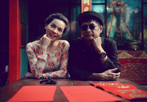  Duy trì được sự yêu mến của khán giả bằng nhiều ca khúc và MV, nữ ca sĩ còn gây ấn tượng trên hàng ghế huấn luyện viên của chương trình Giọng hát Việt.