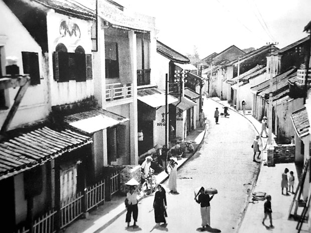 Hội An những năm 1950, đường Cầu Nhật, nay là đường Trần Phú.