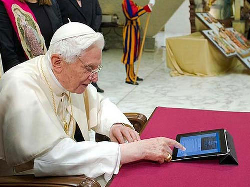 Giáo hoàng Benedict XVI lần đầu viết trên trang mạng Twitter hồi cuối tháng 1/2013