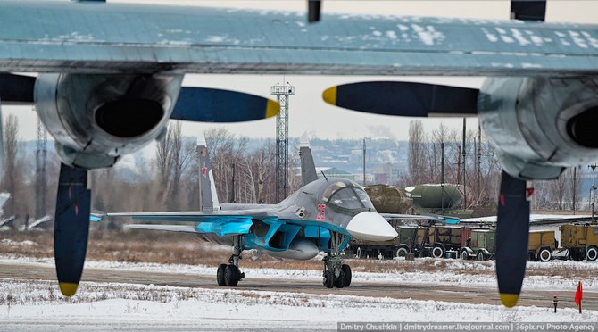 Su-34 được xếp vào dòng máy bay thế hệ 4+; có khả năng thực hiện các nhiệm vụ chiến đấu trong mọi điều kiện thời gian, thời tiết.