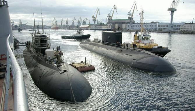 Hai tàu ngầm Project 636 (lớp Kilo) đầu tiên, được đóng cho Hải quân Việt Nam, sẽ được gửi tới khách hàng trong năm 2013, RIA Novosti trích dẫn lời của ông Andrey Baranov, Phó Tổng Giám đốc phụ trách kinh tế đối ngoại và hợp tác kỹ thuật quân sự với nước ngoài của Viện thiết kế và đóng tàu Rubin cho biết hôm 16/2.