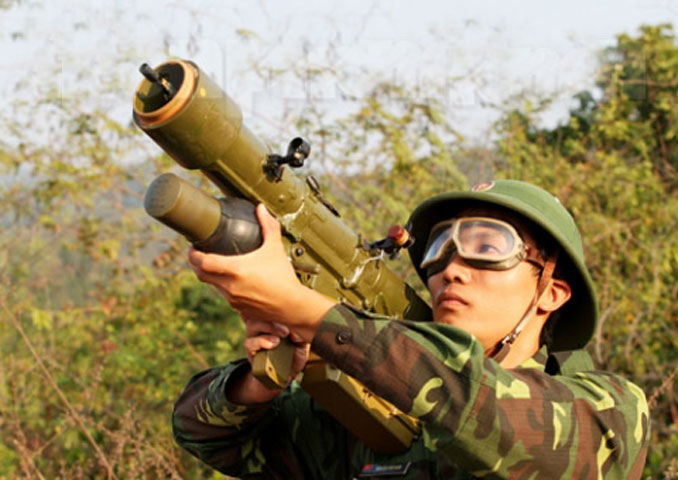 Nín thở chờ lệnh.