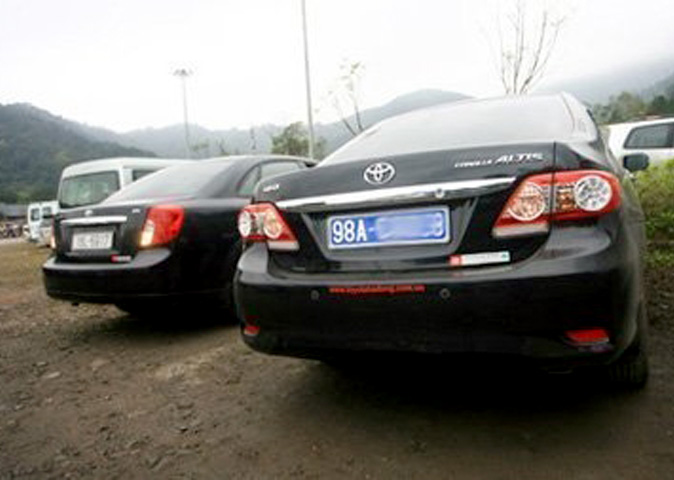 Tai đây cũng xuất hiện khá nhiều xe biên xanh của tỉnh Bắc Giang.