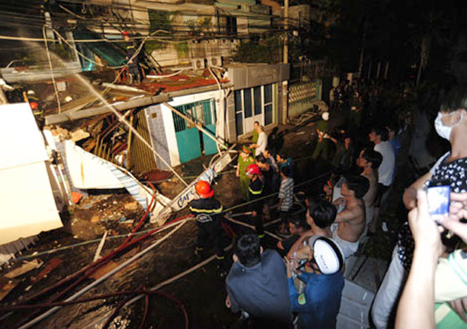 Vụ nổ xảy ra vào khoảng 0h15 ngày 24/2, tại hẻm 384 Nam Kỳ Khởi Nghĩa (phường 8, quận 3, TP. HCM).