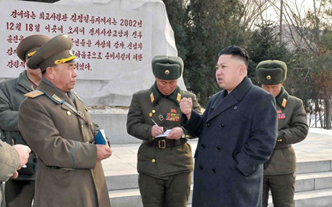  Sau khi lên kế nhiệm cha vào cuối năm 2011, Kim Jong-un vẫn duy trì chính sách 