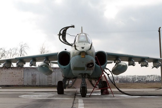 Lô hàng đầu tiên gồm 10 máy bay cường kích Su-25SM3 mới đã được đưa vào phục vụ ở căn cứ không quân trong khu vực Krasnodar và đang bắt đầu các chuyến bay huấn luyện.