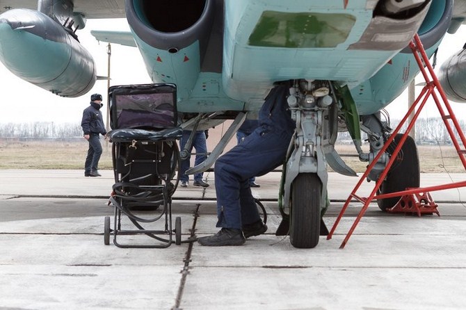 Cận cảnh hệ thống hạ cánh của Su-25SM3.
