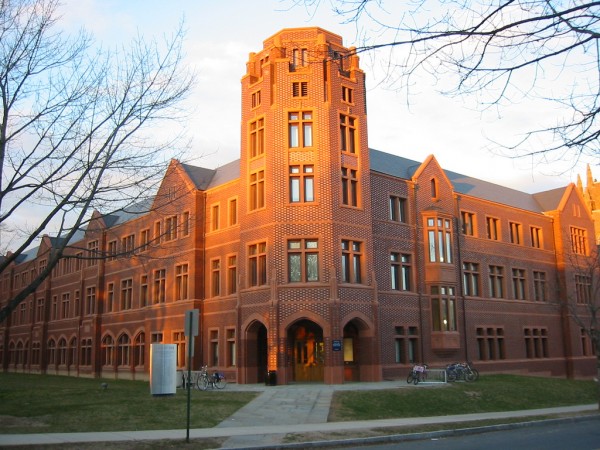 9. Đại học Yale