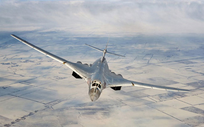  Phòng thiết kế Tupolev đưa ra mẫu thiết kế có cánh kéo dài với tên hiệu Aircraft 160M, kết hợp một số yếu tố của loại Tu-144, để cạnh tranh với các bản thiết kế của Myasishchev M-18 và Sukhoi T-4. 