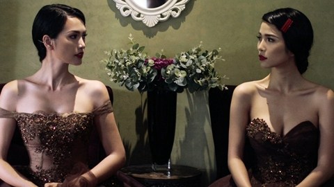 Với ý tưởng là hai chị em song sinh trong bộ phim mới, Anh Thư và Kim Cương đã cùng thực hiện bộ ảnh khá ấn tượng và sang trọng mới đây