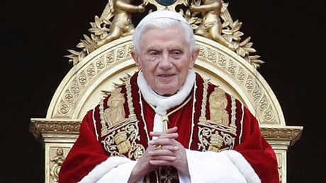 Benedict XVI là giáo hoàng đầu tiên thoái vị trong gần 600 năm. Ảnh: ABC News.