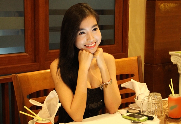 Chia sẻ về showbiz Elly Trần cho biết cô đã từng là con mồi của sự tha hóa: 