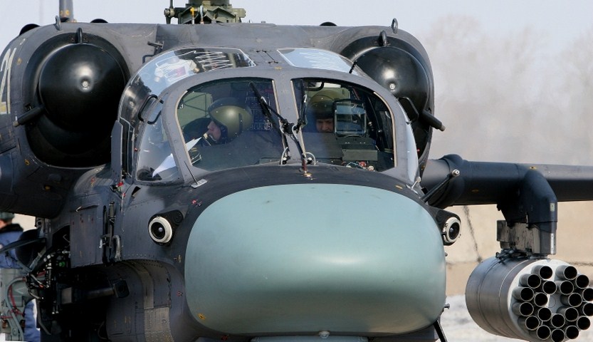 Ka-52 là loại trực thăng tấn công đa năng, hai người ngồi được thiết kế theo kiểu so song nhau, giúp cho việc hiệp đồng giữa phi công điều khiển máy bay và xạ thủ tốt hơn.