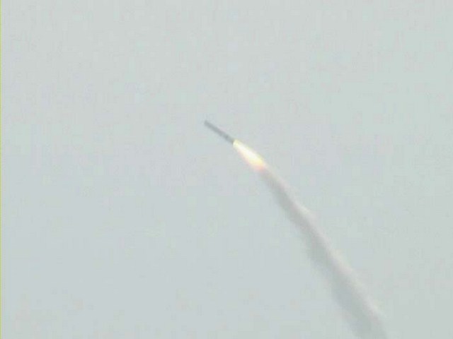 Tên lửa hành trình có cánh Nirhbay đổi hướng để lao tới mục tiêu theo hành trình trước khi rời bệ phóng.