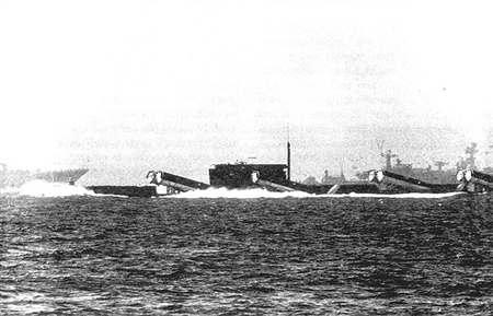  Tàu ngầm nguyên tử đề án 675 trong ngày lễ Hải quân tại vịnh Amur. Vladivostok, 198x. - Sư đoàn tàu ngầm số 10 Hạm đội Thái Bình Dương.