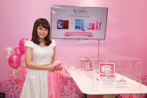 Thái Trinh giới thiệu dòng sản phẩm Samsung La Fleur