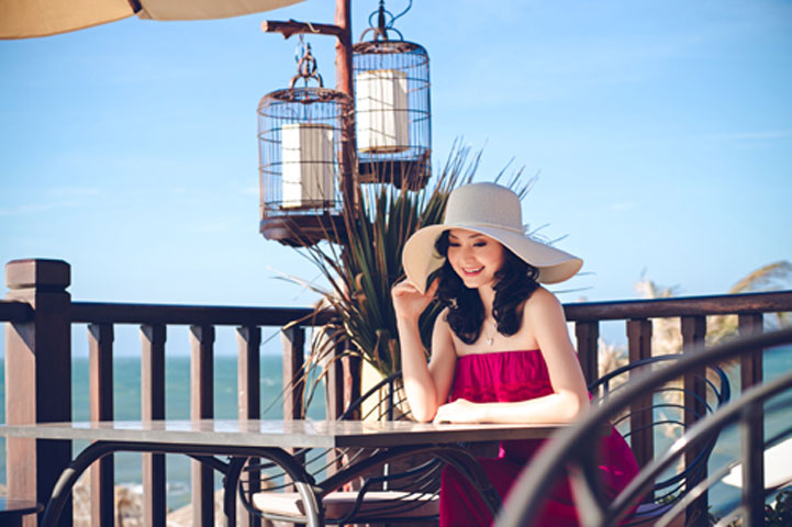   Lan Phương vừa đăng trên facebook của mình dòng status xin các fan góp ý cho cô về việc trở thành ứng viên Đại sứ Du lịch.