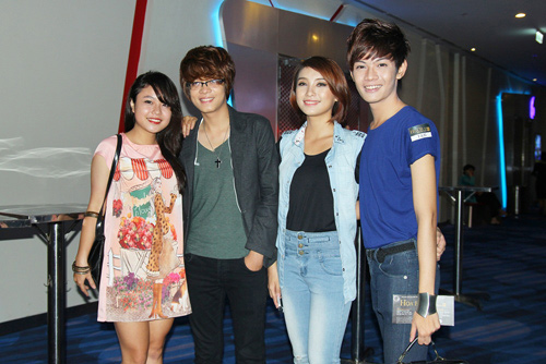 Thí sinh The Voice đã dập dìu kéo nhau vào showbiz