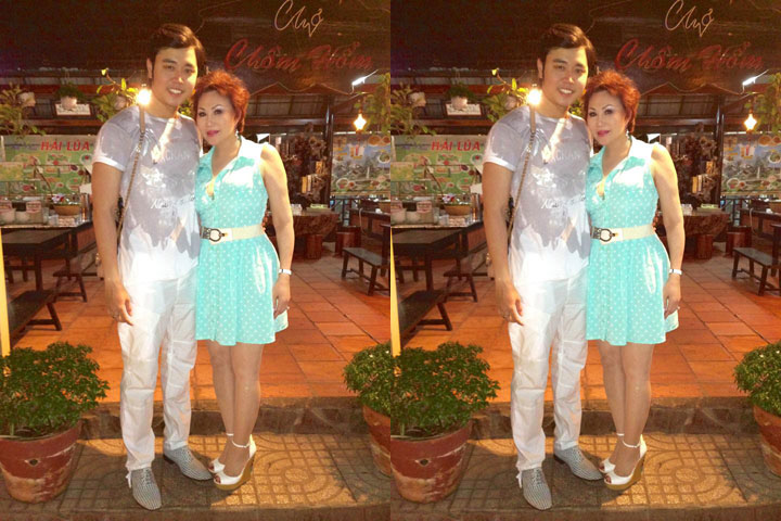  Xuất hiện nổi bật trong lớp váy ngắn trẻ trung, hoạ tiết chấm bi màu xanh ngọc, Yvonne Thúy Hoàng tự tin chụp hình cùng người tình trẻ tuổi với nụ cười đầy tự hào và viên mãn.