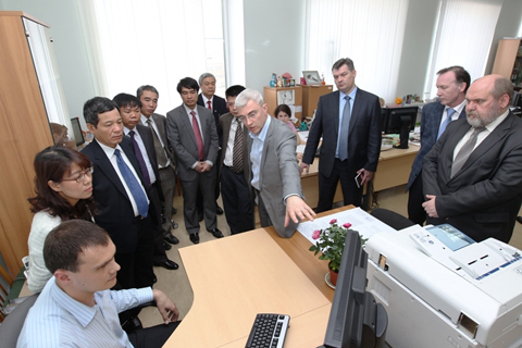 Lãnh đạo Tổng công ty Sông Đà làm việc với Công ty NIAEP (tại TP. Nyznhinovgorod, Liên bang Nga)