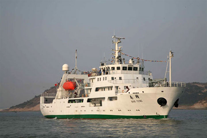 Hôm 18/3, Nhân dân Nhật báo của Trung Quốc đưa tin, Nam Phong, chiếc tàu khảo sát khoa học nghề cá có trọng tải lớn nhất do Trung Quốc tự chế tạo, đã đến vùng biển Trường Sa của Việt Nam để thực hiện cái gọi là 